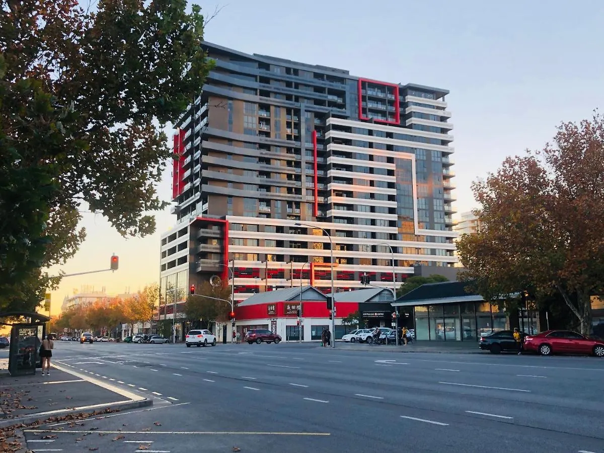 Modern 2 Bedroom Apartment - Adelaide Cbd